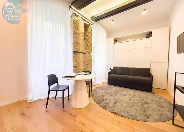 Imbriani 2 Tirabora Short Rent *